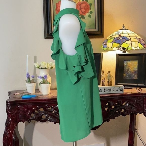 ee:some Sleeveless top - Picture 2 of 5